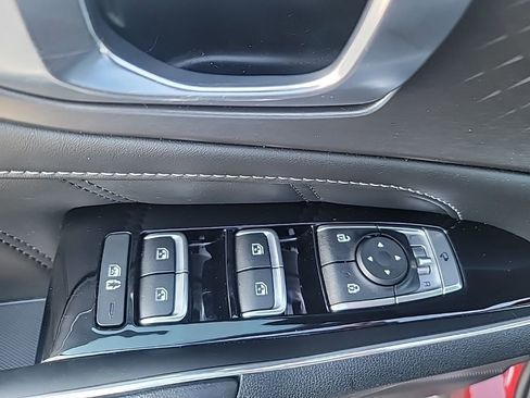 Certified 2023 Kia Sorento SX image 10