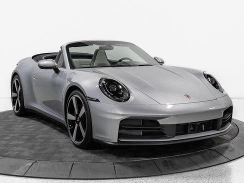Used 2025 Porsche 911 Carrera RWD image 13