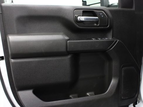 Used 2022 Chevrolet Silverado 2500 Custom w/ Custom Value Package AWD/4WD image 11