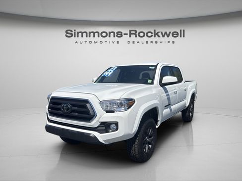 Used 2023 Toyota Tacoma SR5 AWD/4WD image 2