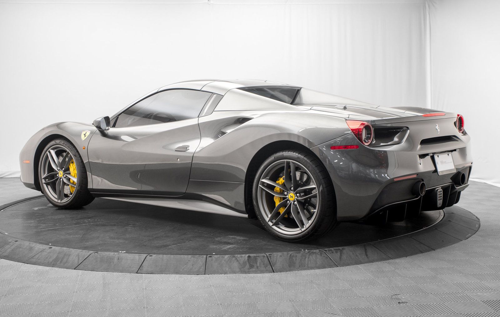 Used 2017 Ferrari 488 Spider RWD image 13
