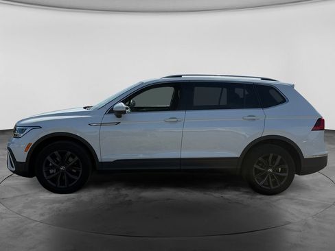 Used 2023 Volkswagen Tiguan SE w/ Panoramic Sunroof Package AWD/4WD image 6