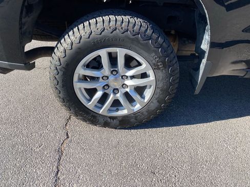 Used 2021 Chevrolet Silverado 1500 LT AWD/4WD image 5