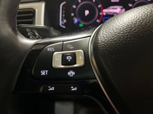 Used 2019 Volkswagen Atlas SEL R-Line FWD image 21
