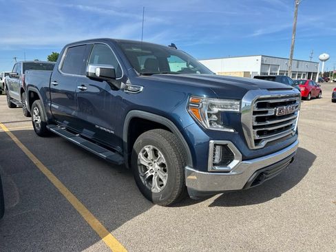 Used 2022 GMC Sierra 1500 SLT w/ X31 Off-Road Package AWD/4WD image 6