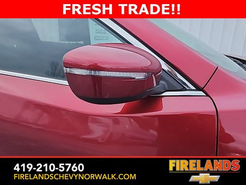 Used 2014 Nissan Rogue SV image 13