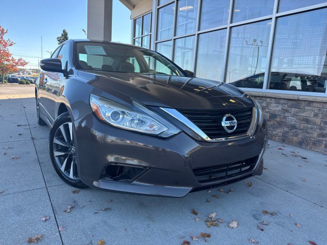 Used 2016 Nissan Altima 2.5 SV w/ Convenience Package FWD image 1