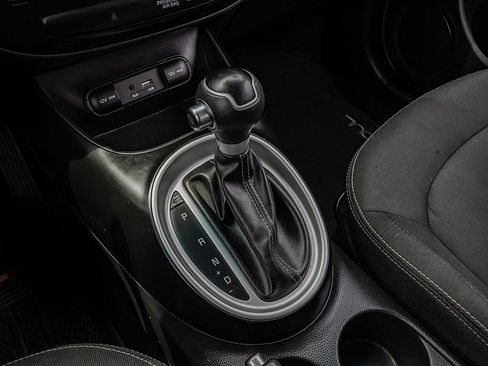 Used 2018 Kia Soul + FWD image 27