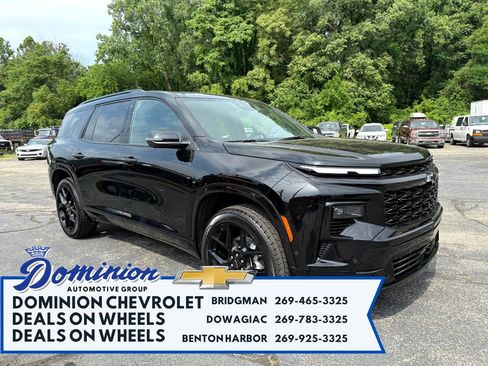 Used 2024 Chevrolet Traverse RS w/ LPO, Floor Liner Package image 1