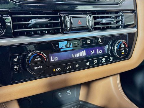 New 2025 Nissan Pathfinder Platinum w/ Cargo Package image 18