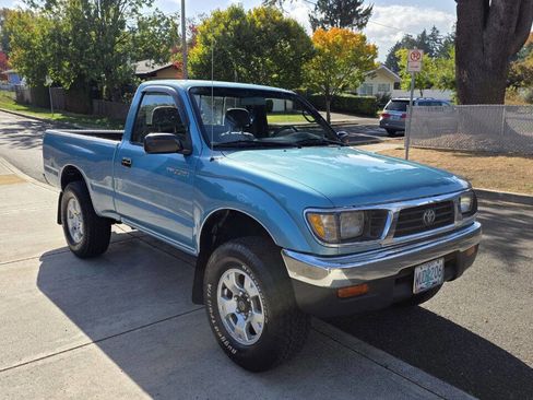 Used 1995 Toyota Tacoma 4x4 Regular Cab image 13
