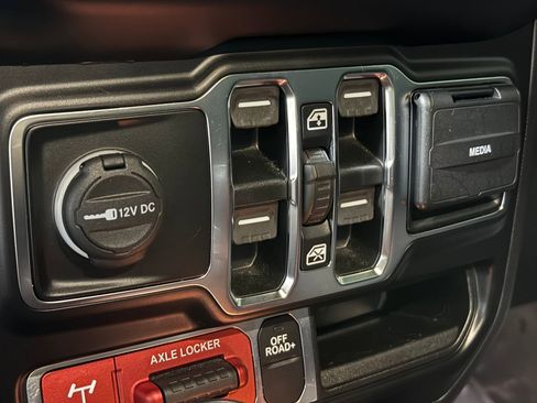 Used 2021 Jeep Gladiator Mojave image 19