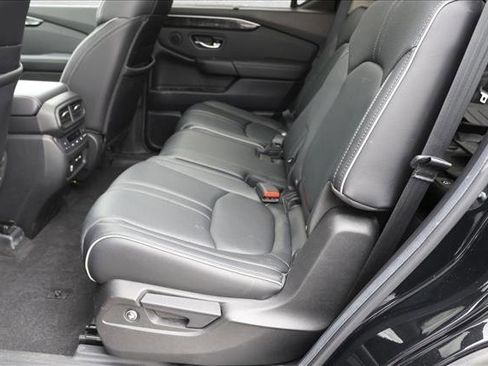 Used 2025 Honda Pilot Elite image 25