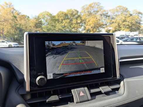 Used 2025 Toyota RAV4 LE image 20