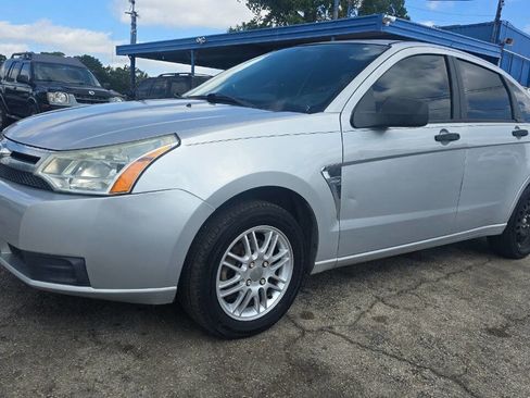 Used 2008 Ford Focus SE FWD image 1