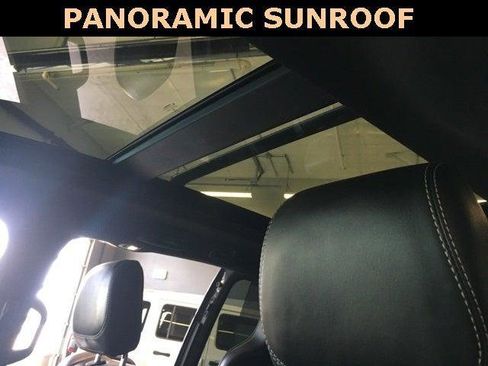 Certified 2025 Chrysler Pacifica Limited image 16