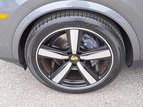 Certified 2024 Porsche Cayenne image 14