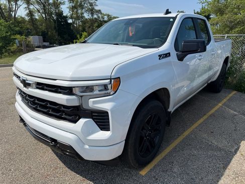 Used 2023 Chevrolet Silverado 1500 RST w/ Z71 Off-Road Package AWD/4WD image 5