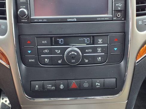 Used 2012 Jeep Grand Cherokee Overland AWD/4WD image 19