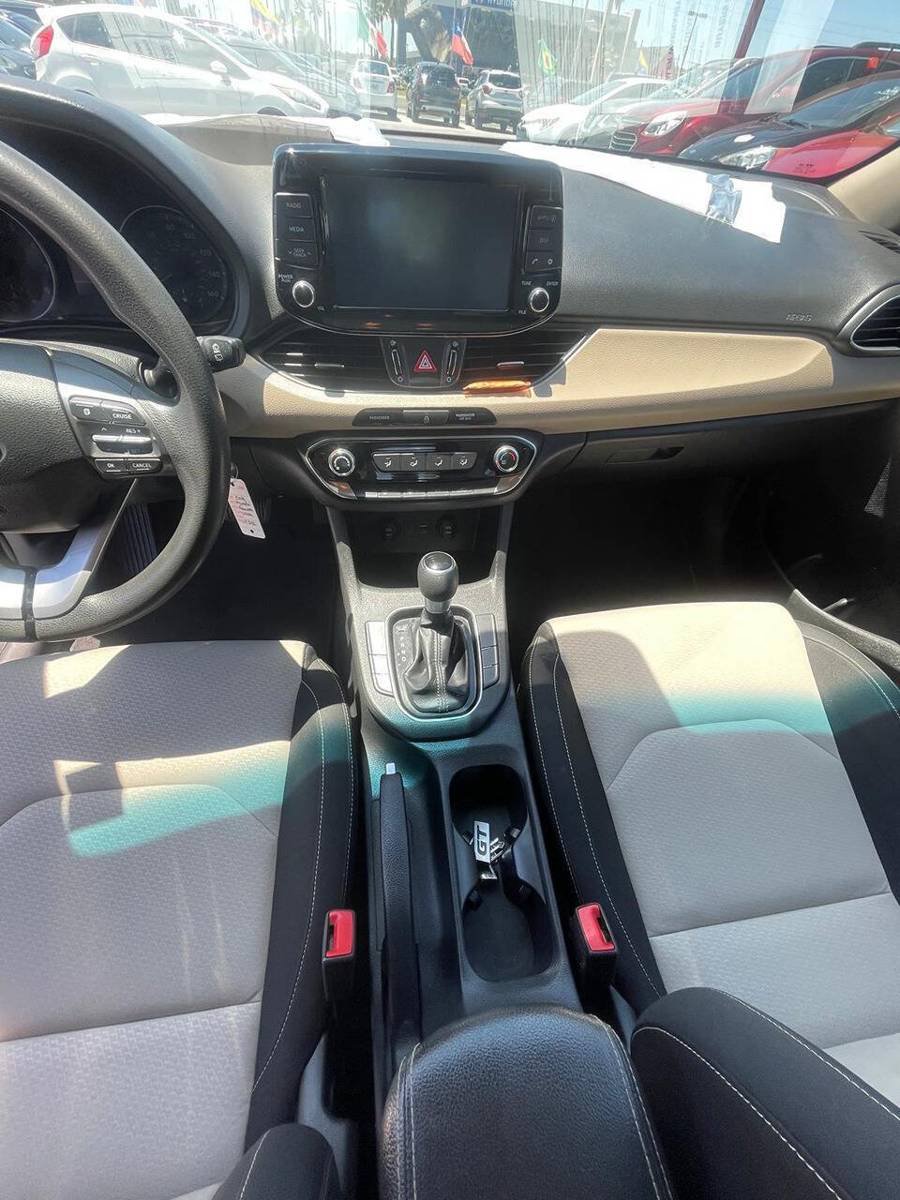 Used 2019 Hyundai Elantra GT FWD image 7