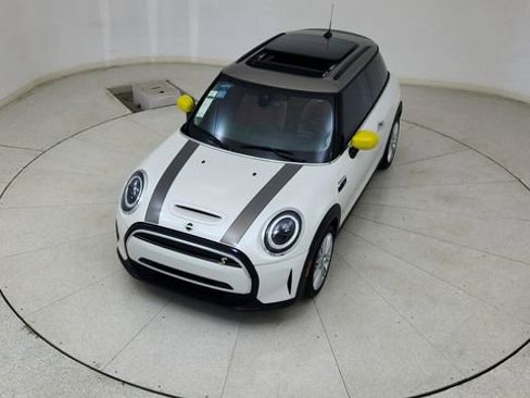 Used 2024 MINI Cooper SE w/ Signature Upholstery Package image 71