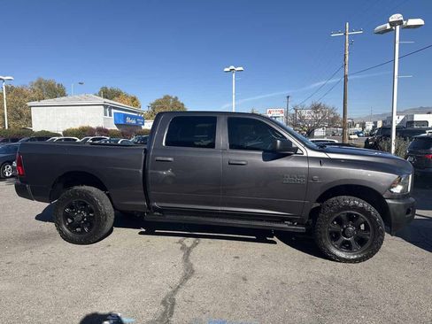 Used 2018 RAM 2500 Tradesman w/ Chrome Appearance Group image 5