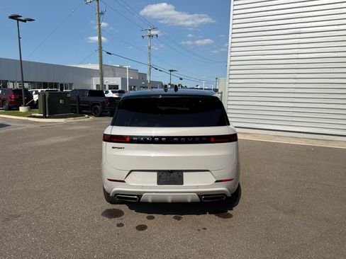 Used 2024 Land Rover Range Rover Sport Dynamic SE AWD/4WD image 4