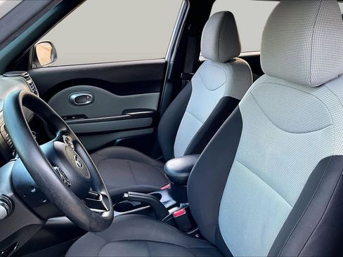 Used 2019 Kia Soul FWD image 8
