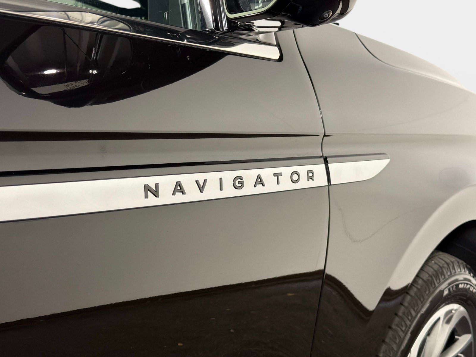 Used 2025 Lincoln Navigator Reserve AWD/4WD image 23
