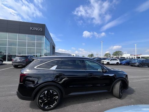 Certified 2026 Kia Sorento SX FWD image 3