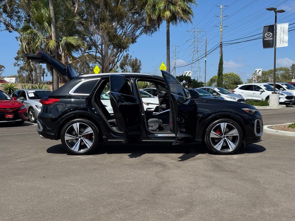 Used 2025 Audi SQ5 Prestige AWD/4WD image 29