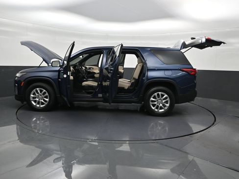 Used 2023 Chevrolet Traverse LS FWD image 34