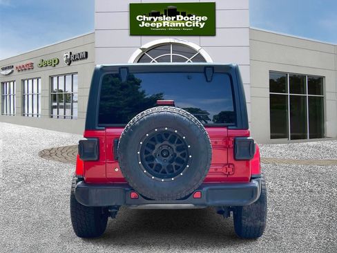 Used 2019 Jeep Wrangler Unlimited Sahara AWD/4WD image 7