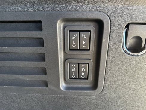 Used 2024 GMC Acadia Denali image 36