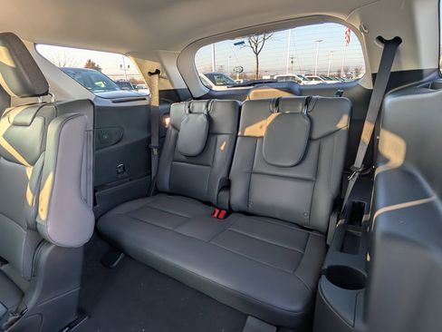 New 2026 Ford Explorer Active w/ Active Comfort Package image 10