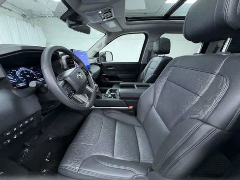 Used 2023 Toyota Tundra Limited image 3