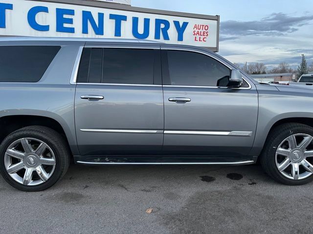 Used 2019 Cadillac Escalade ESV Luxury AWD/4WD image 14