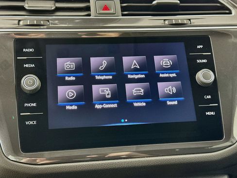 Used 2023 Volkswagen Tiguan SE FWD image 24