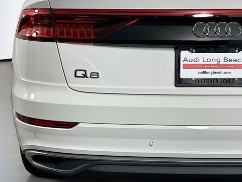 Used 2022 Audi Q8 Prestige image 17