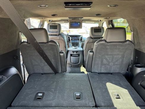 Used 2019 Cadillac Escalade ESV Platinum AWD/4WD image 24