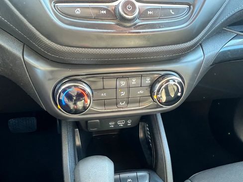 Used 2021 Chevrolet TrailBlazer LS image 19