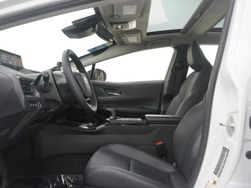 Used 2026 Toyota Prius Plug-In Hybrid image 21