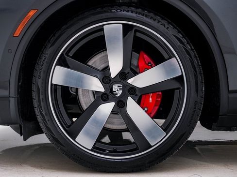 New 2025 Porsche Macan 4S Electric image 12