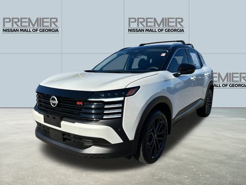 Used 2026 Nissan Kicks SR w/ Illumination Package image 1