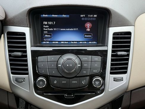 Used 2016 Chevrolet Cruze LT image 13