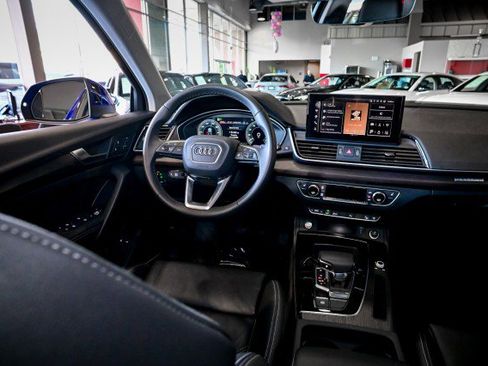 Used 2024 Audi Q5 e Premium Plus AWD/4WD image 29