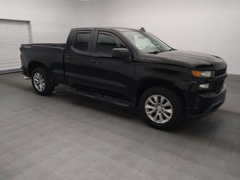 Used 2019 Chevrolet Silverado 1500 Custom w/ Custom Value Package AWD/4WD image 11