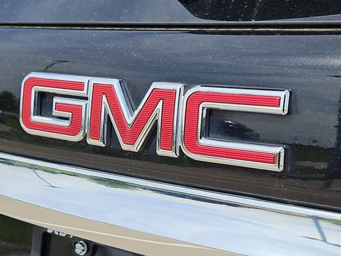 Used 2018 GMC Terrain Denali w/ Advanced Safety Package AWD/4WD image 17