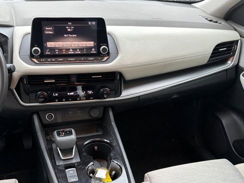 Used 2021 Nissan Rogue SV image 11