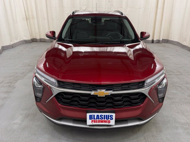 Used 2025 Chevrolet Trax LT FWD image 6